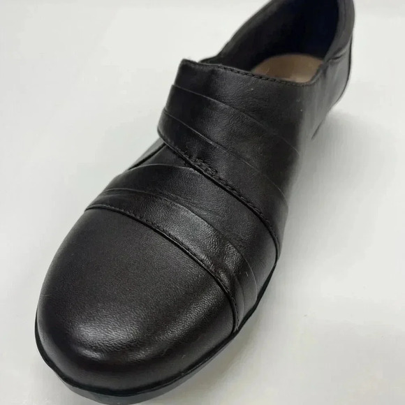 Clarks Women’s Everlay Tara Leather 7.5M Slip on Low Heel Shoes Brown - Picture 3 of 13
